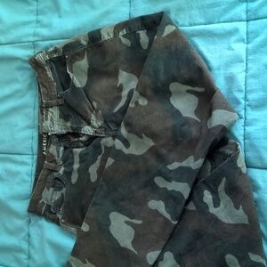 American eagle camouflage corduroy mom pants size 4